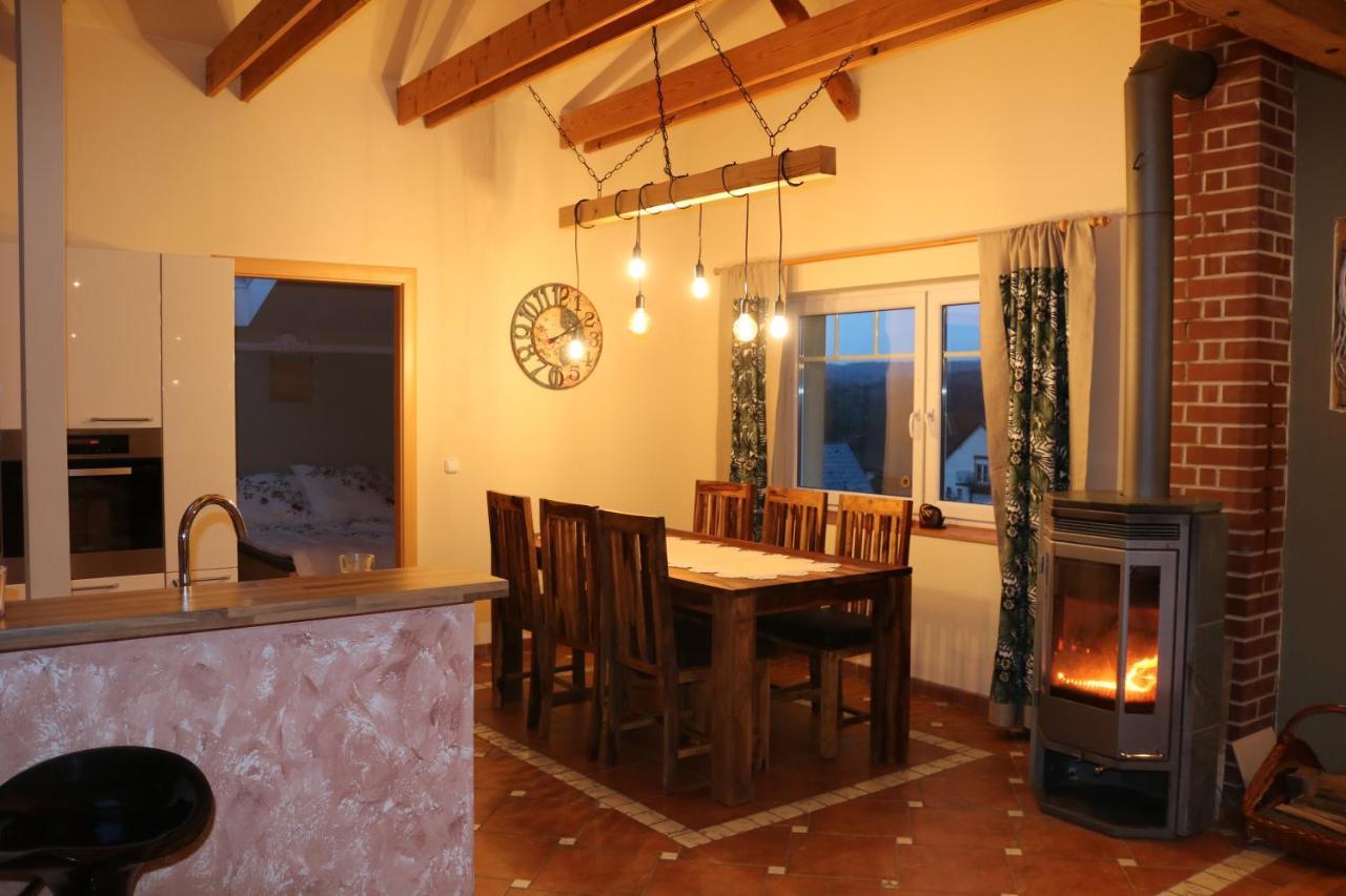Helle, Offene Dachgeschosswohnung Mit Terrasse Oberloisdorf ภายนอก รูปภาพ