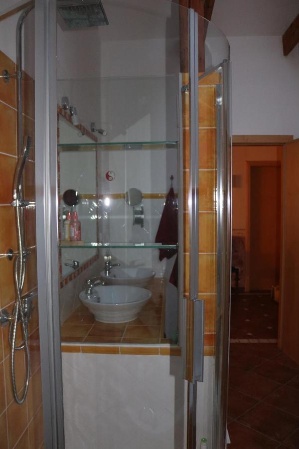 Helle, Offene Dachgeschosswohnung Mit Terrasse Oberloisdorf ภายนอก รูปภาพ
