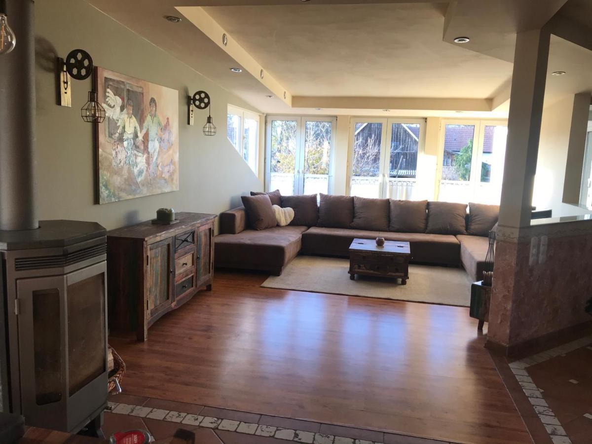 Helle, Offene Dachgeschosswohnung Mit Terrasse Oberloisdorf ภายนอก รูปภาพ