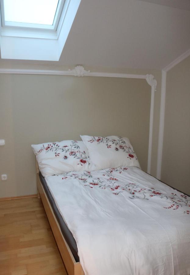 Helle, Offene Dachgeschosswohnung Mit Terrasse Oberloisdorf ภายนอก รูปภาพ