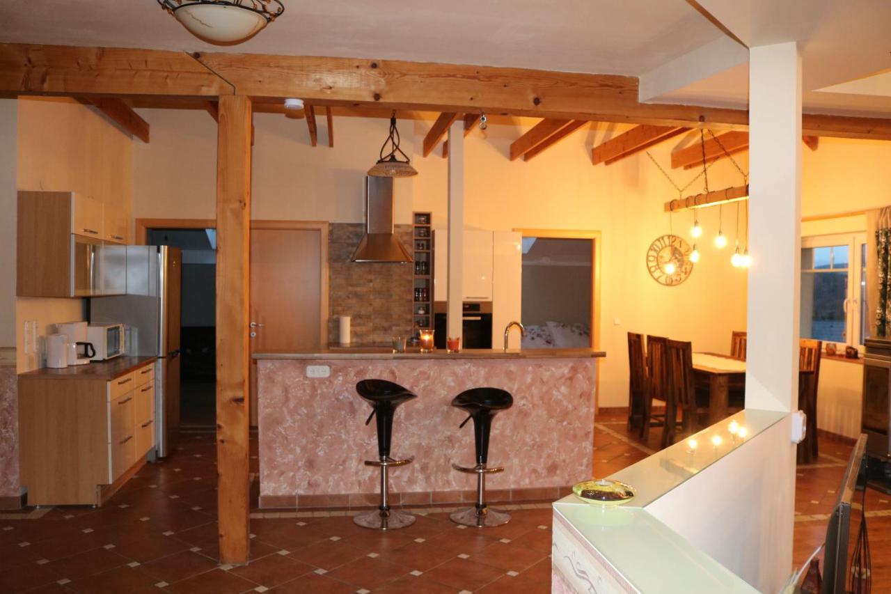 Helle, Offene Dachgeschosswohnung Mit Terrasse Oberloisdorf ภายนอก รูปภาพ
