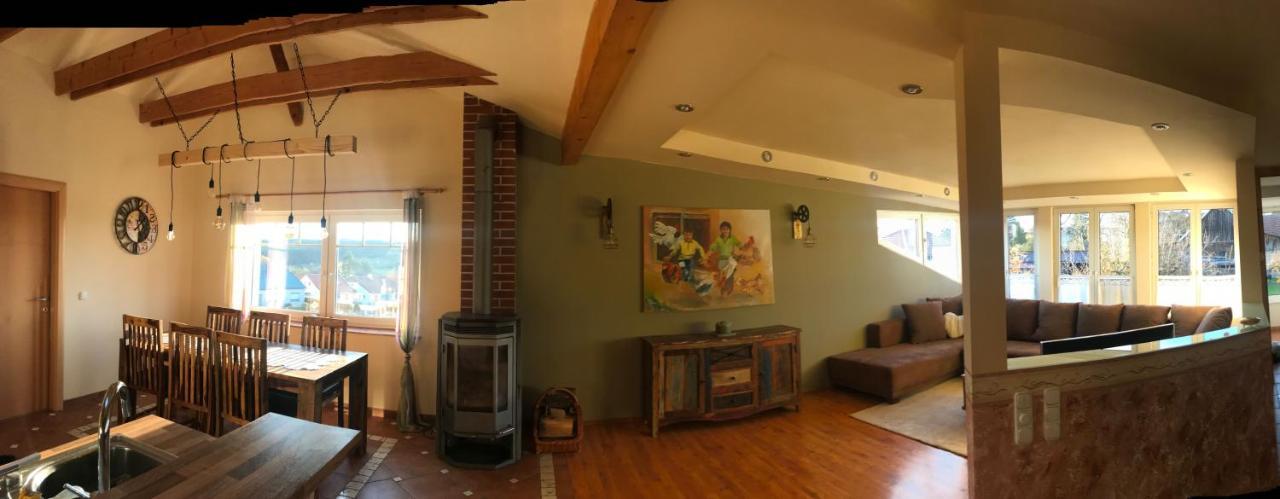 Helle, Offene Dachgeschosswohnung Mit Terrasse Oberloisdorf ภายนอก รูปภาพ